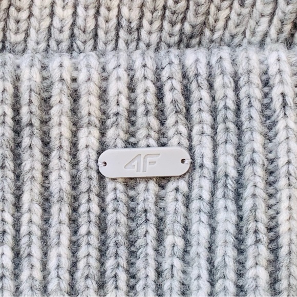 Women's 4F Beanie Cap | Grey | Small - Picture 2 of 9